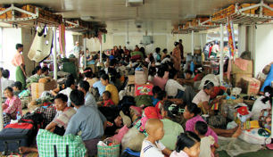 Cubierta del barco de Bhamo a Katha