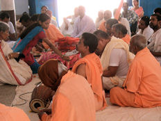 El templo de Jagannath. Entrega del donativo.